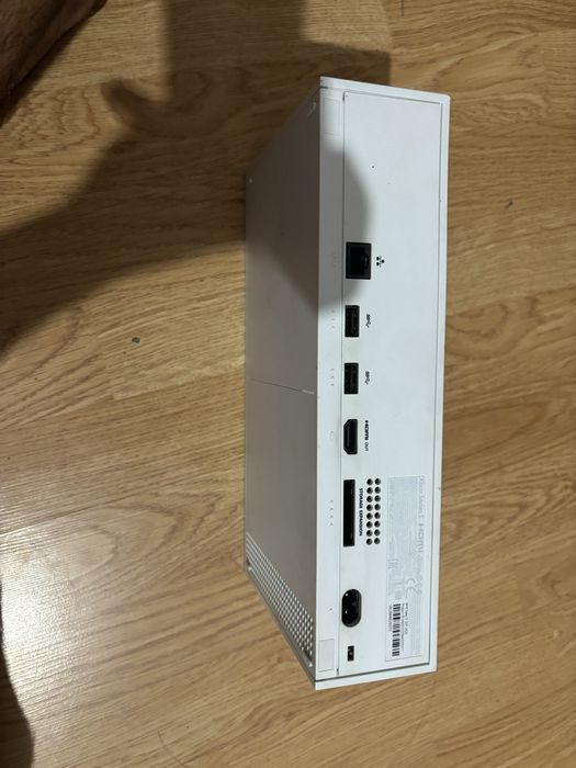 Xbox series s в добро състояние