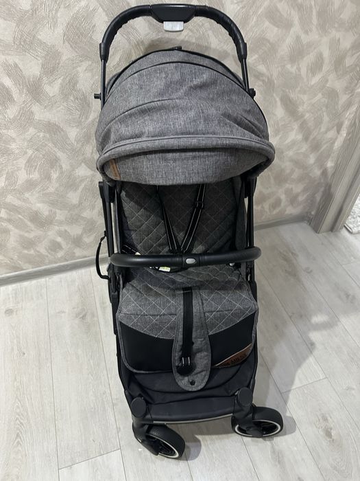 Продам прогулочную коляску