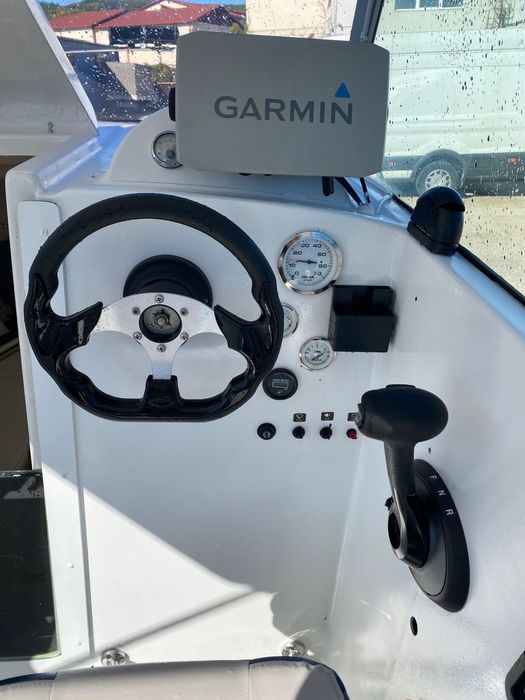 Cabinata cortina 480 cu motor 80cp si peridoc