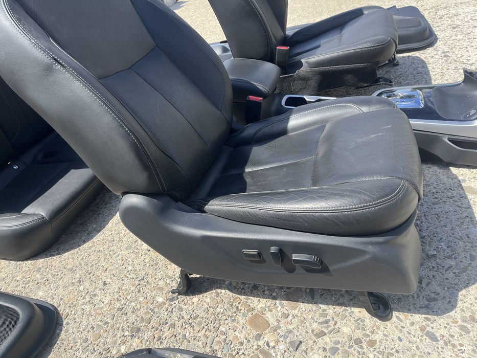 Scaune / Interior piele Nissan Navara 2021
