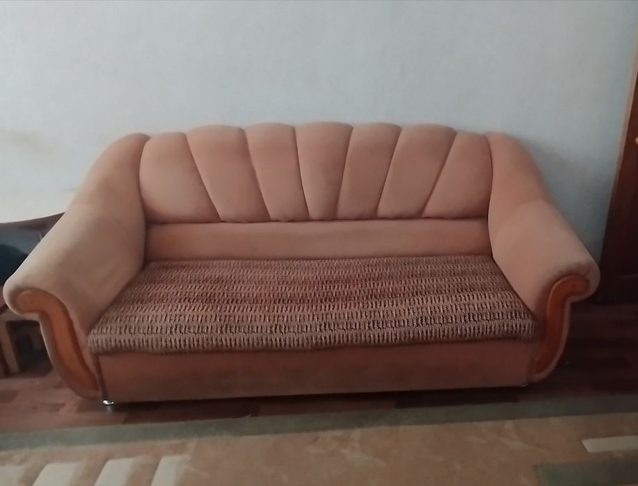 Продам двуспальной диван и два кресла