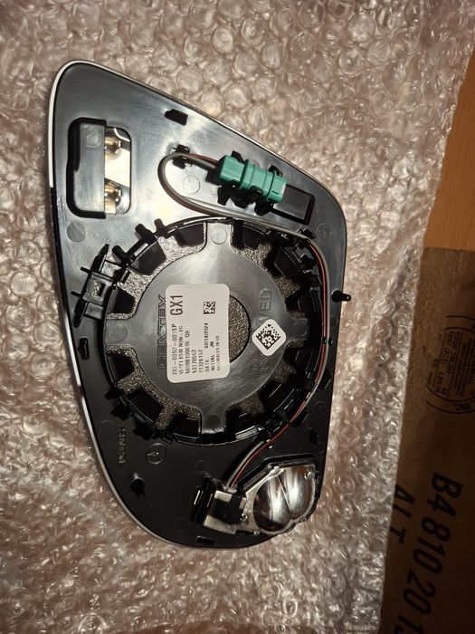 Стъкло за дясно огледало Mercedes W205 2014-2018 Ново  A0998100616