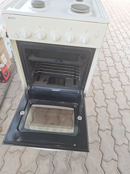 Продам газовая плита zanussi