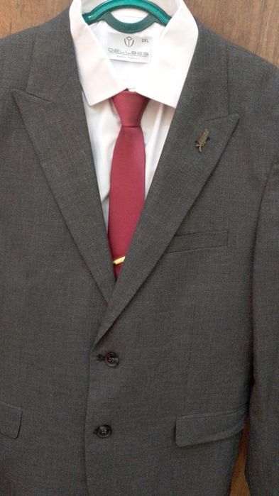 Kostyum shim oq koʼylak