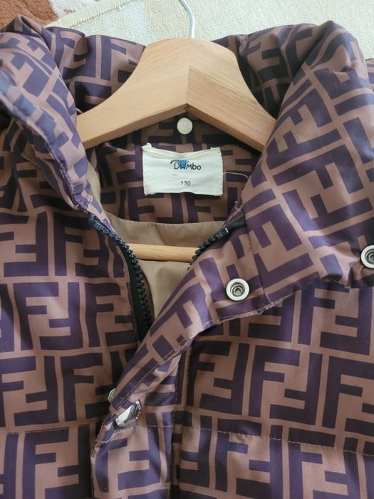 Продам детские куртки