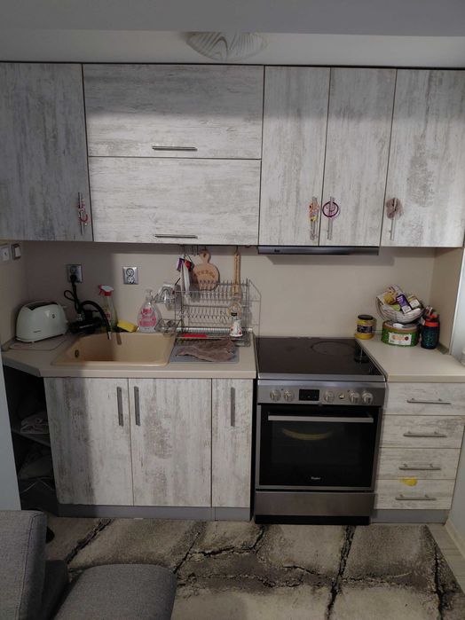 Модулна кухня + кухненски шкаф.