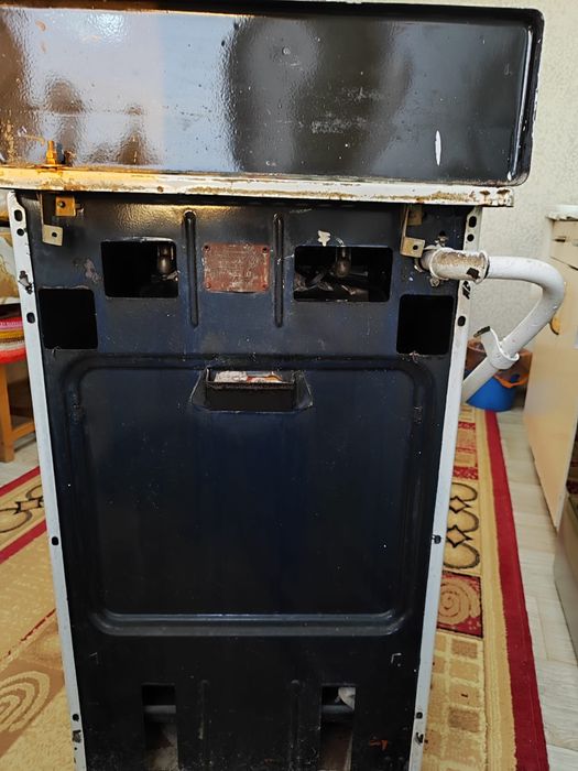 Продам газовую плиту