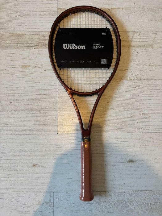 Rachete Tenis NOI Sigilate Wilson Pro Staff 97 V14, 97L, 97UL (L1-L4) (315g, 290g, 270g)