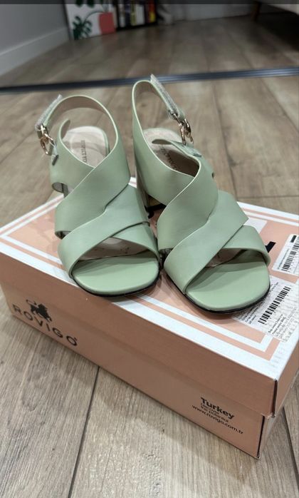 Летние босоножки