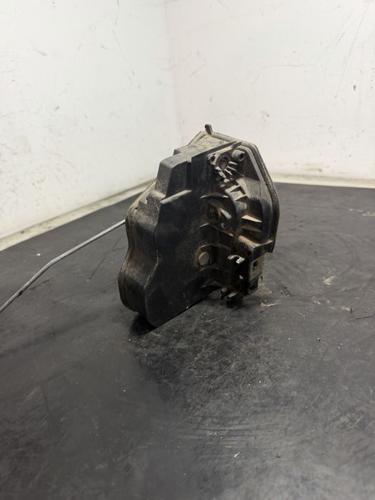 Broasca usa stanga fata BMW Seria 5 E60 E61 Broasca usa stanga fata BMW Seria 3 E90 E91 E92 Broasca usa stanga fata BMW X5 E70 | 7154619