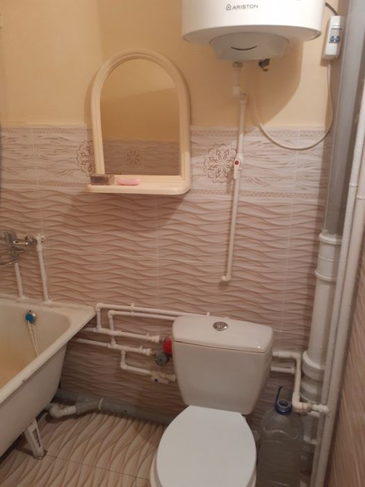 Сотилади бир хонали уи