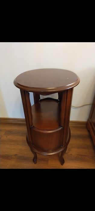 Vând comodina  stare impecabila