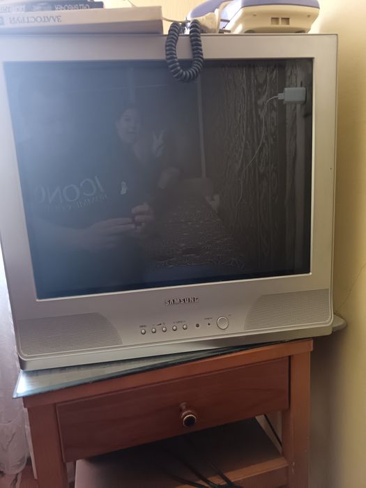 Продам телевизор