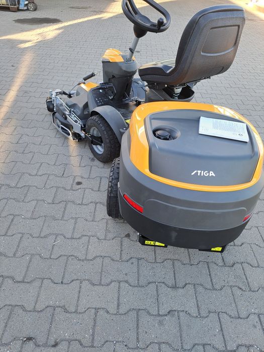 Tractoras de tuns iarba stiga park 500 w