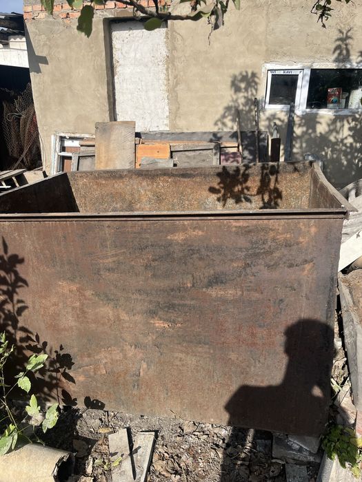 Железный ящик большой