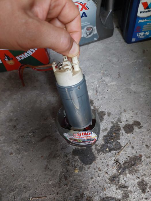 Бензиновапомпа за BMW E90 234кс. 2011 година