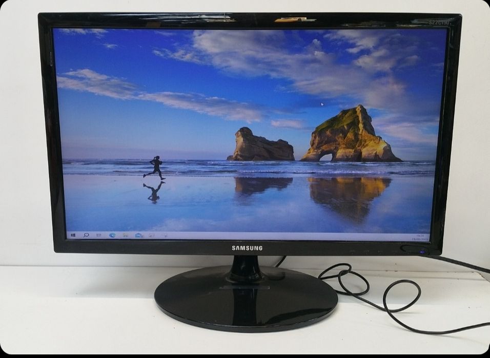 Монитор 22" Samsung