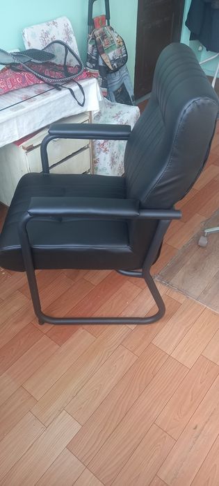 Новое офисное кресло