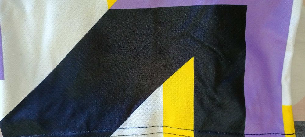 Продавам оригинален летен комплект Adidas Реал Мадрид