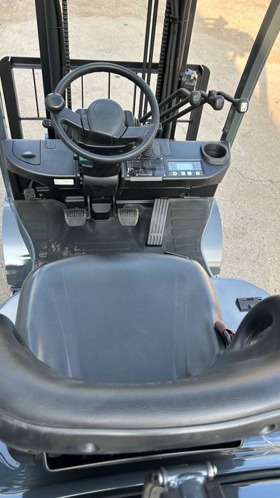 Продам вилочный погрузчик (кара)