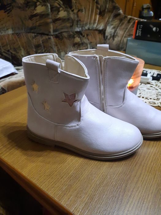 Cizmulițe fetite