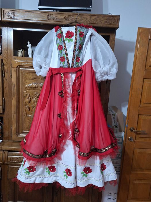 Rochie mireasa tradițională