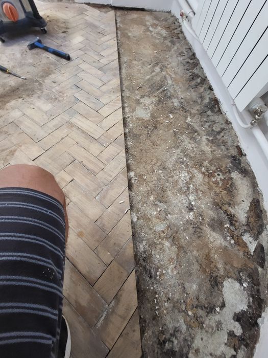 Recondiționez parchet