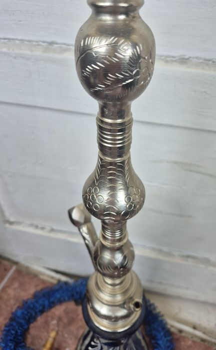Narghilea veche din metal