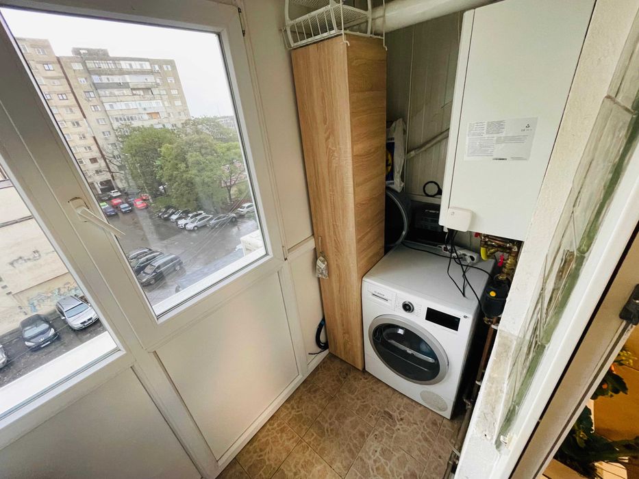 Apartament 2 camere decomandat str. Sinaii-Republicii, complet mobilat, bloc anvelopat, centrala proprie