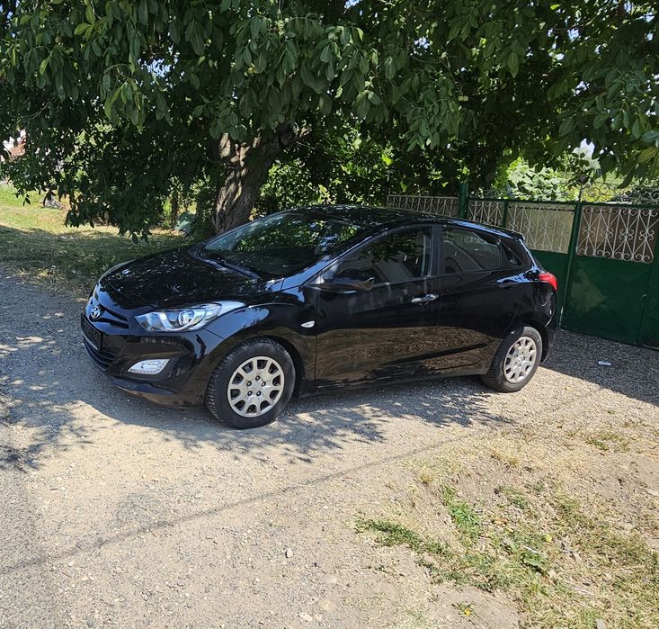 HYUNDAI i30 2012