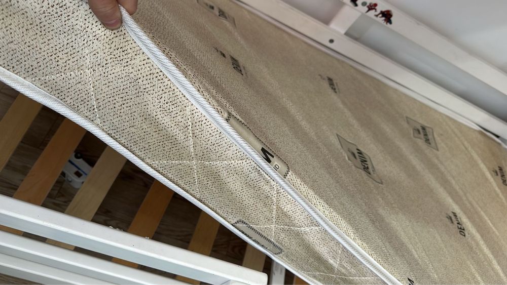 Продам двухъярусную кровать