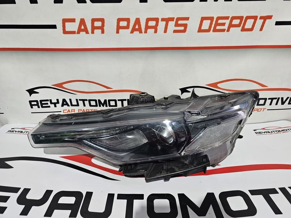 Far stanga bixenon Maserati Levante dupa 2016 cod 670032328