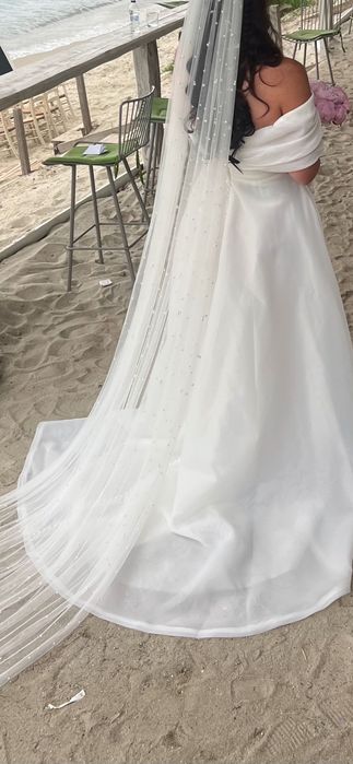 Бутикова Сватбена рокля size L/XL - възможна е корекция, очаква своята щастлива булка  750 €