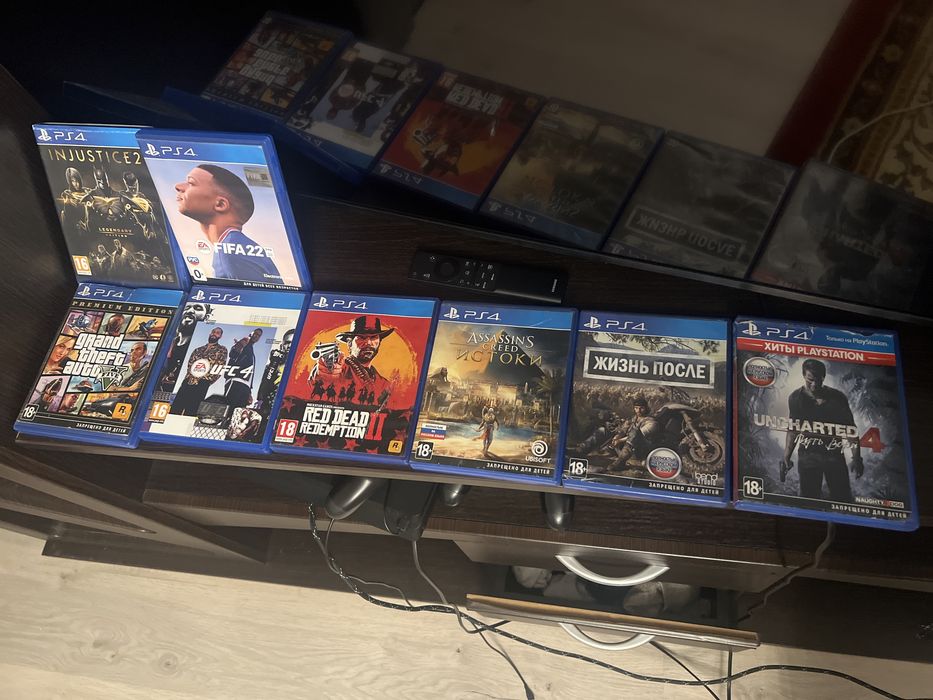PS 4 slim 8игр + фифа 25 2 джостика