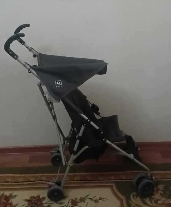 Удобная коляска ZY safe