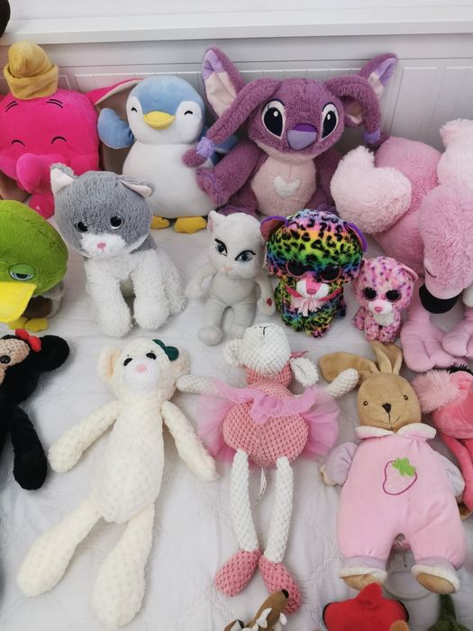 Jucarii de plus diverse personaje mari si mici