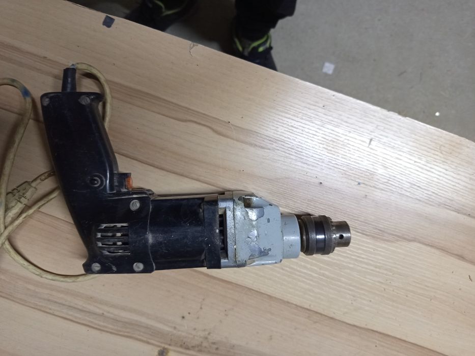 Продается дрель электрическая