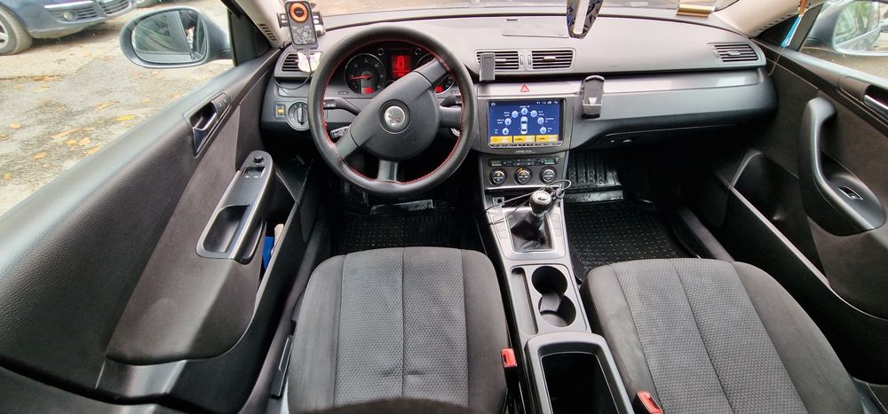 Vand Volkwagen Passat B6, motor 2.0 tdi, fara rugina