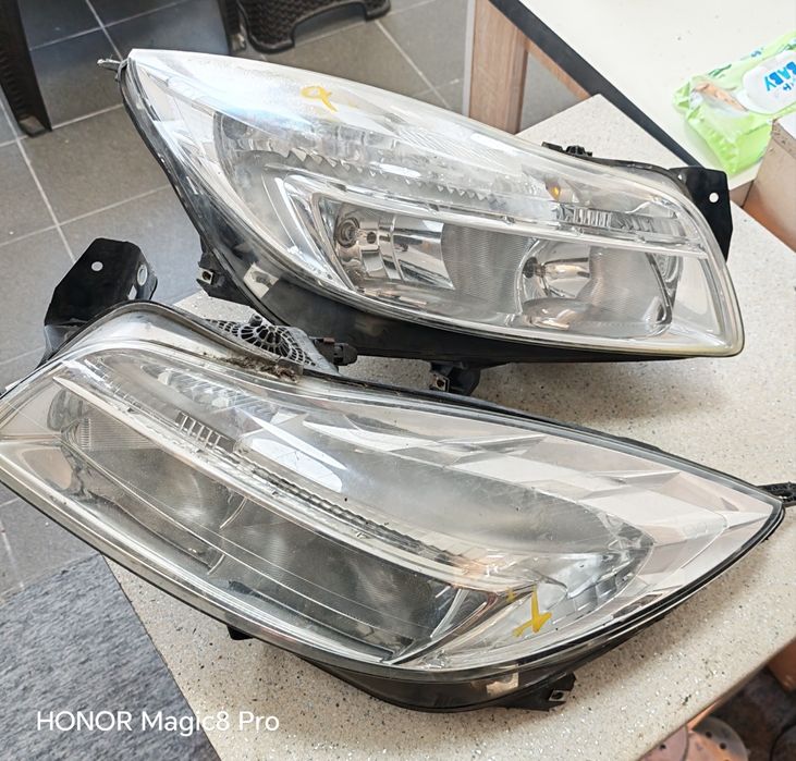 Far dreapta stanga Opel Insignia 1 Hella european