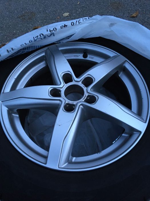 Продавам зимни гуми и джанти - 205/60/16 от Ауди А4
