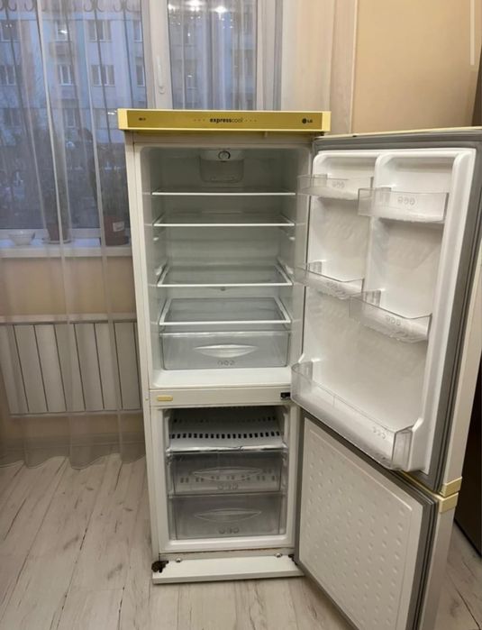 Холодильник б/у в хорошем состоянии