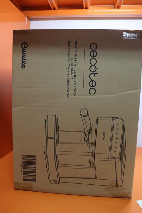 Полуавтоматична кафемашина Cecotec Power Instant-ccino Touch Bianca Series, резервоар за мляко, сензорен контролен панел, 20 бара, термоблок, 1350W