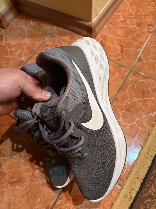 Adidasi nike barbatesti