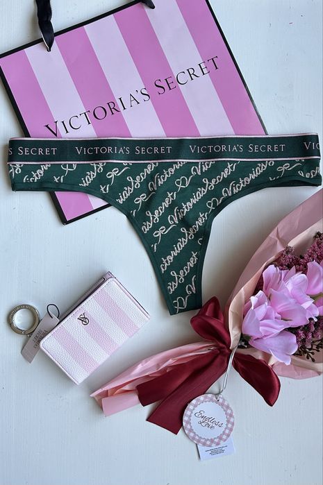 Victoria`s Secret нови оригинални дамски бикини тип прашки M размер