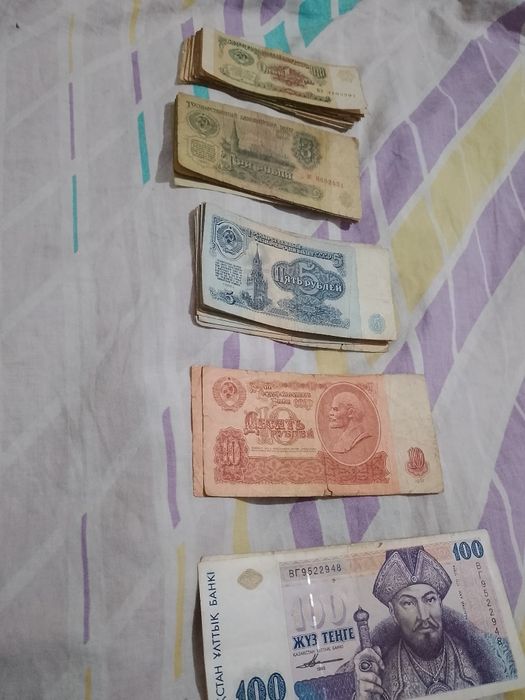 Продам 200тенге 2006 г