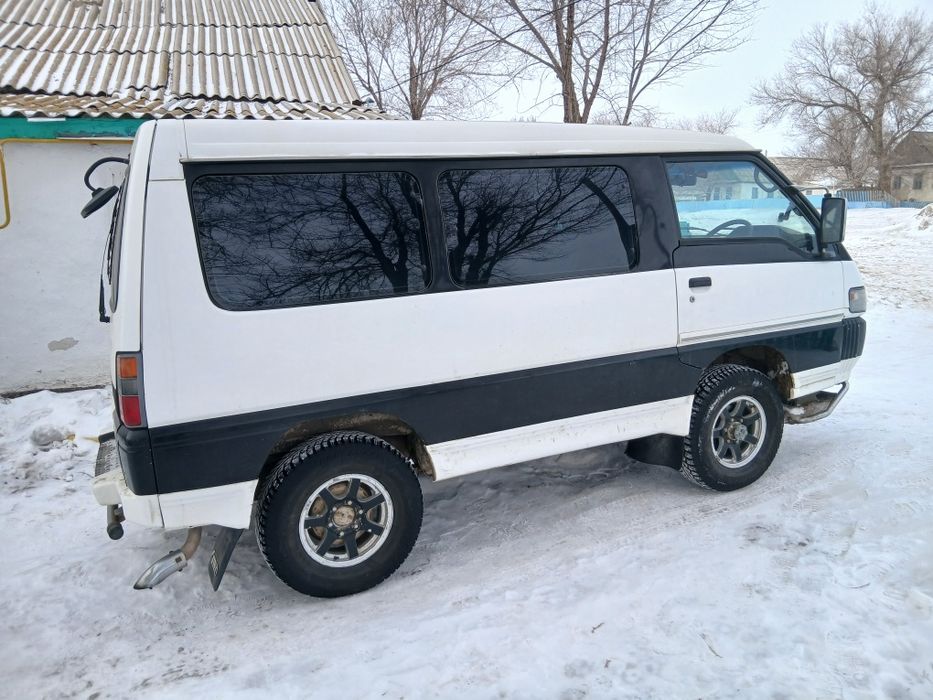 Прадам Митсубиси  делика квадраь