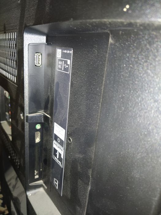 LED телевизор, с дефектом