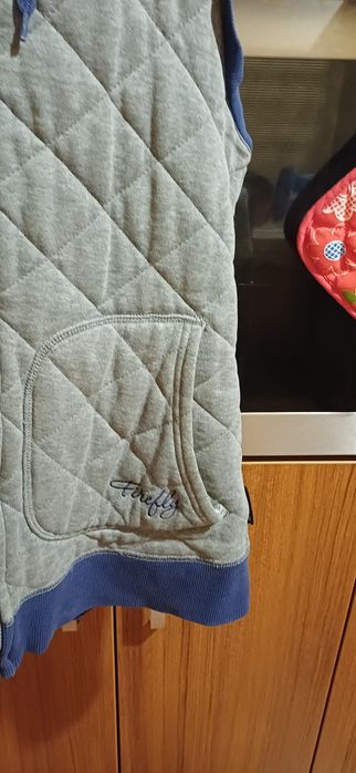 Vand vesta dama marimea M in stare buna cumparata din magazinul Intersport