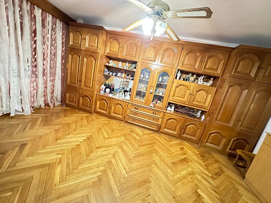 Inchiriez apartament cu 4 camere