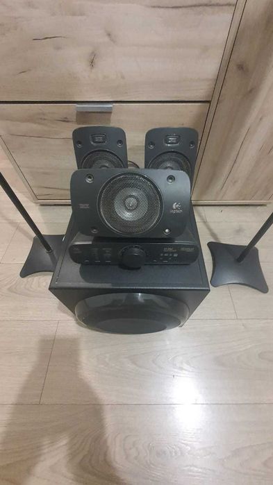 Sistem Logitech Z906 5.1 + set 5 sateliți extra + 2 stative –  OFERTĂ